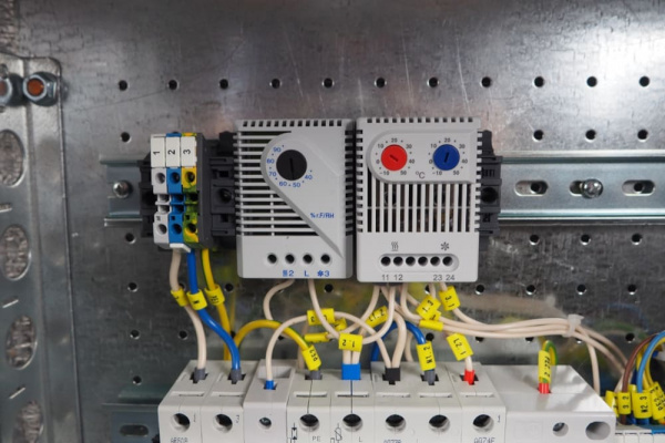 Телекоммуникационный шкаф ЦМО ШТВ-НН-9.6.3-4ААА-Т1